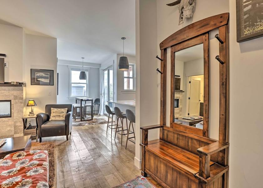 Colorado Grand Lake Interior Entrance