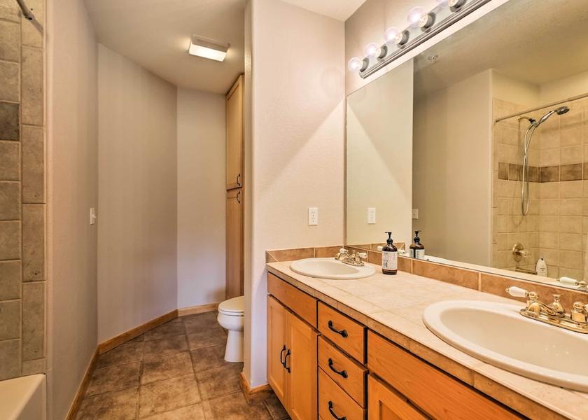 Colorado Grand Lake Interior Entrance