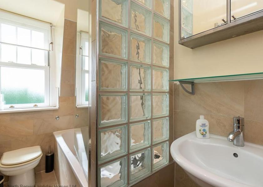 Scotland Gullane Bathroom