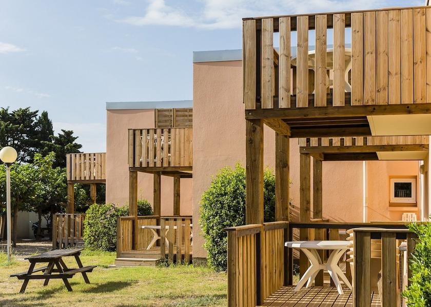 Occitanie Fleury Property Grounds