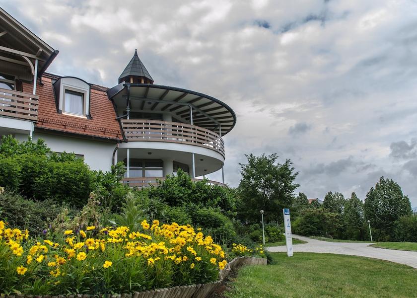  Alsopahok Exterior Detail