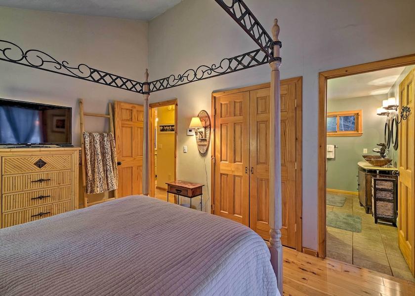 Texas Jewett Interior Entrance