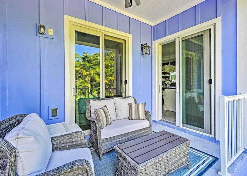 Florida Holmes Beach Interior Entrance