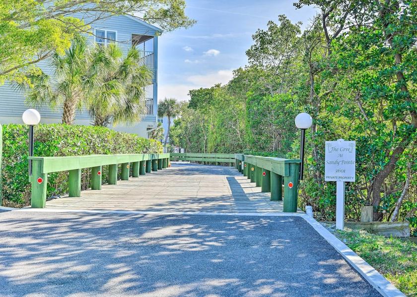Florida Holmes Beach Interior Entrance