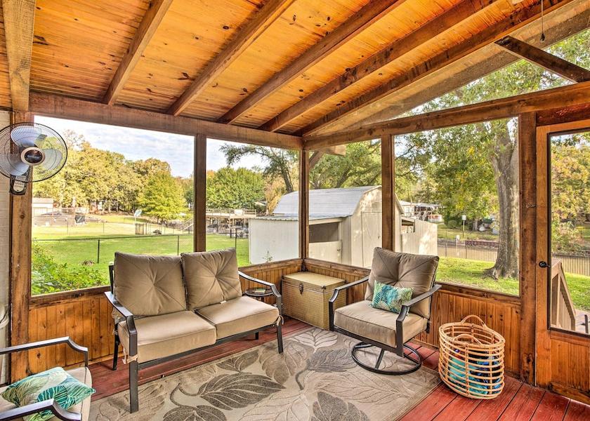 Texas Mabank Interior Entrance