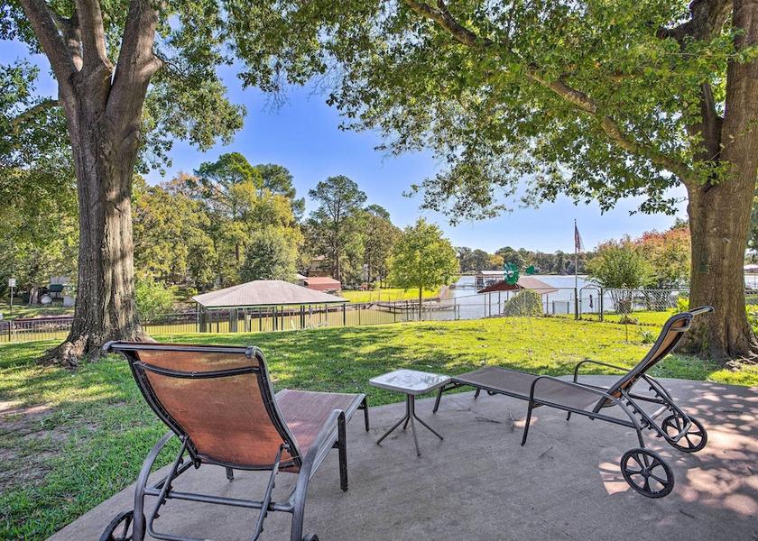 Texas Mabank Interior Entrance