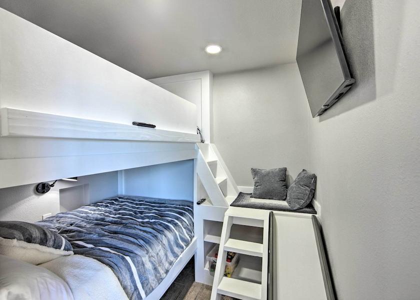 Texas Mabank Interior Entrance