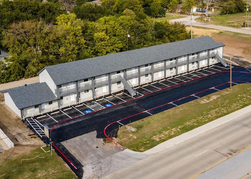 Texas Mabank Exterior Detail