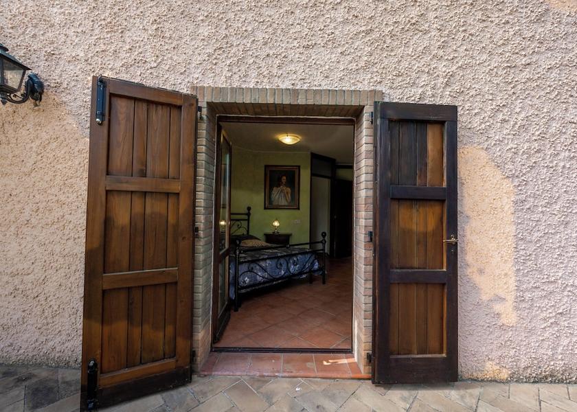 Tuscany Roccastrada Exterior Detail