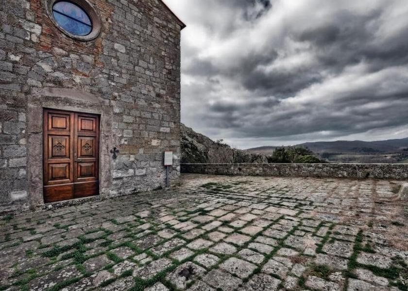Tuscany Roccastrada Exterior Detail