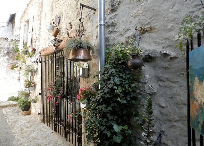 Provence - Alpes - Cote d'Azur Vaison-la-Romaine Exterior Detail