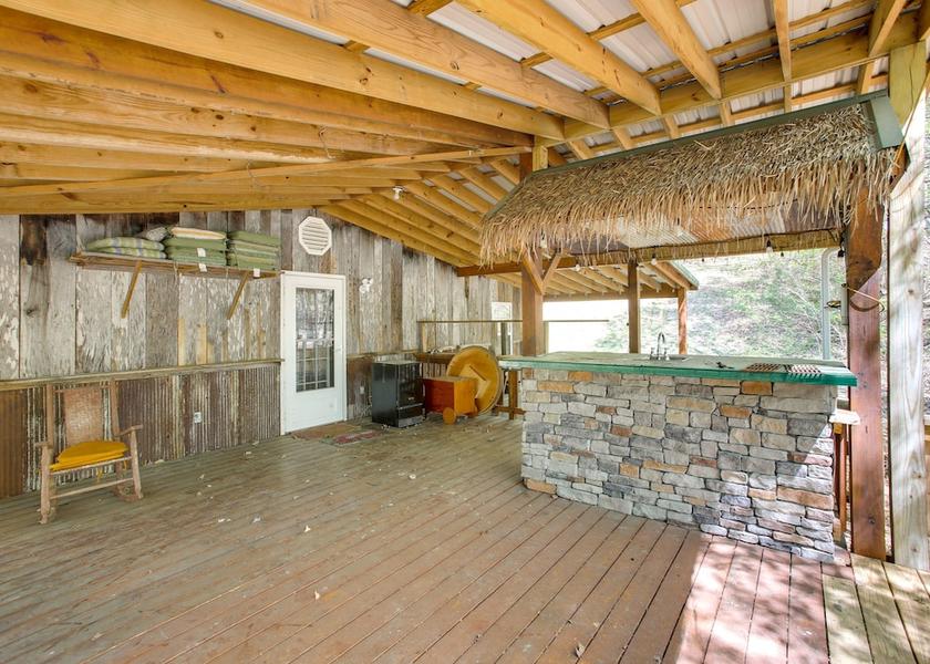 Kentucky Burkesville Interior Entrance