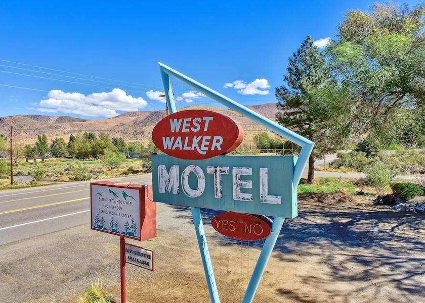 California Coleville Facade