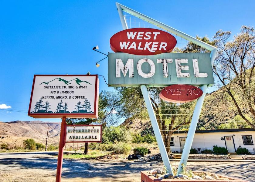 California Coleville Facade