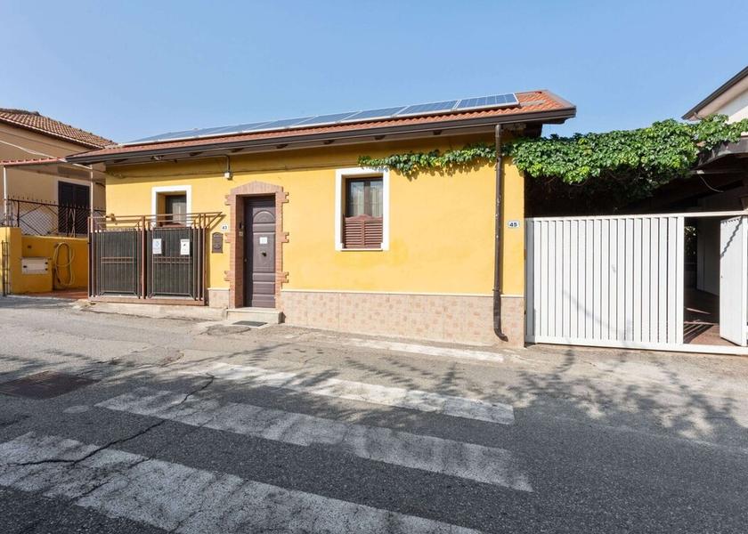 Calabria Villa San Giovanni Exterior Detail