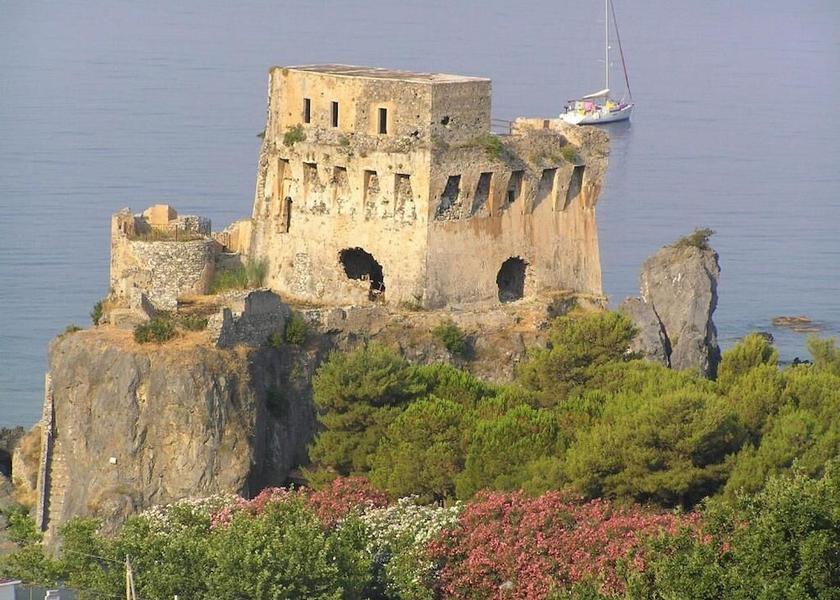 Calabria Praia a Mare Exterior Detail