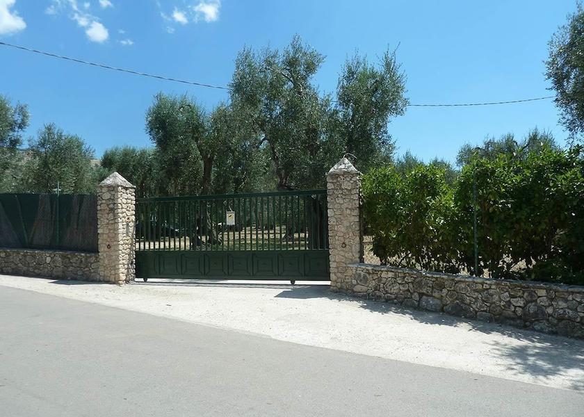 Puglia Mattinata Entrance