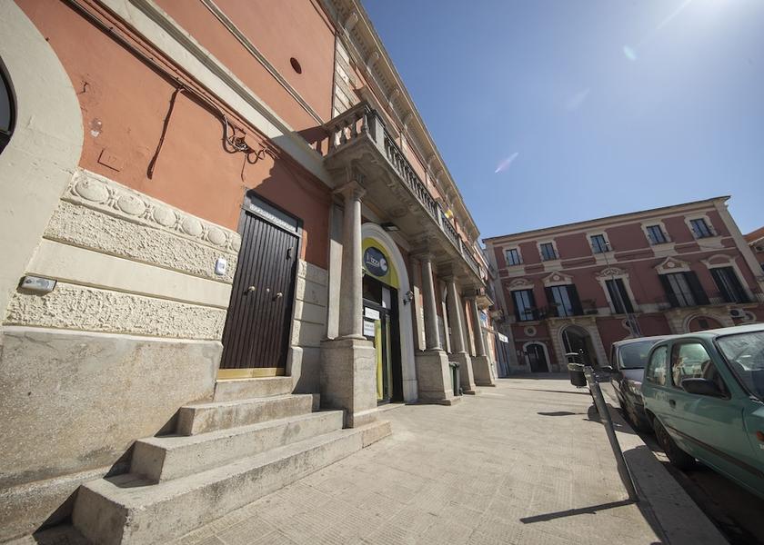 Puglia Capurso Exterior Detail