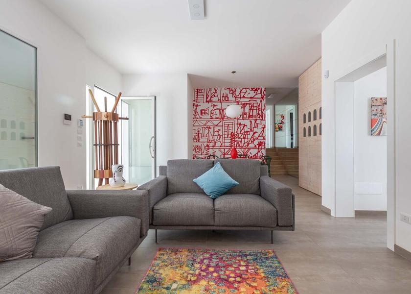 Puglia Cavallino Interior Entrance