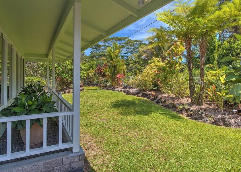Hawaii Pahoa Property Grounds