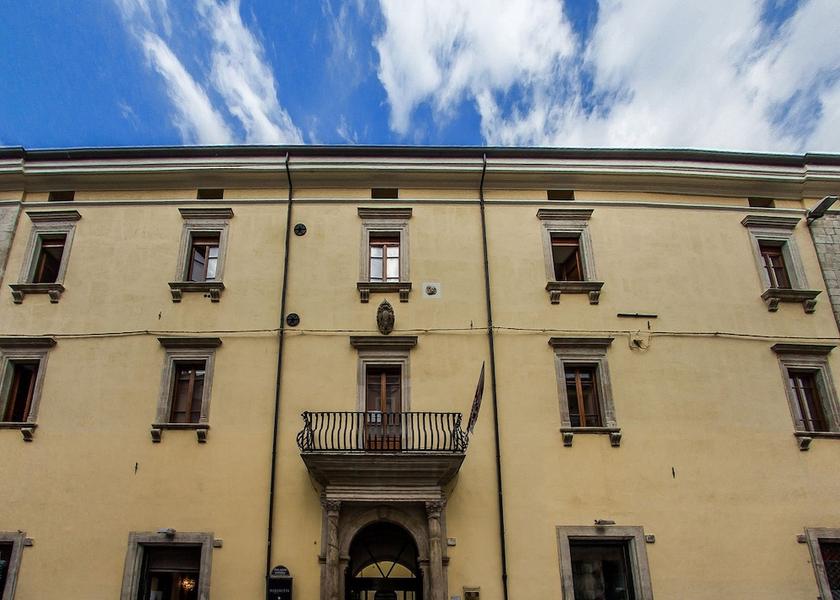 Abruzzo Sulmona Facade
