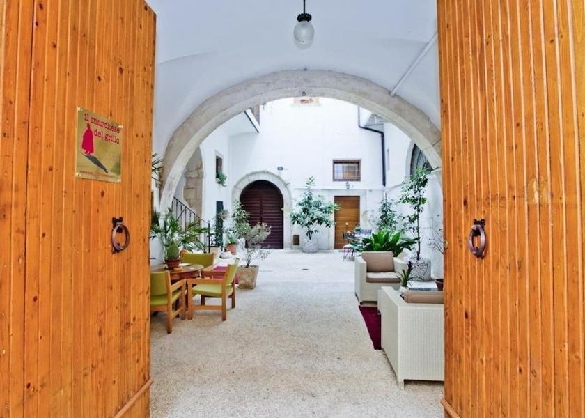 Abruzzo Sulmona Entrance