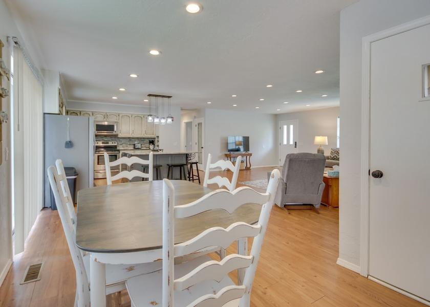 Oklahoma Grove Interior Entrance