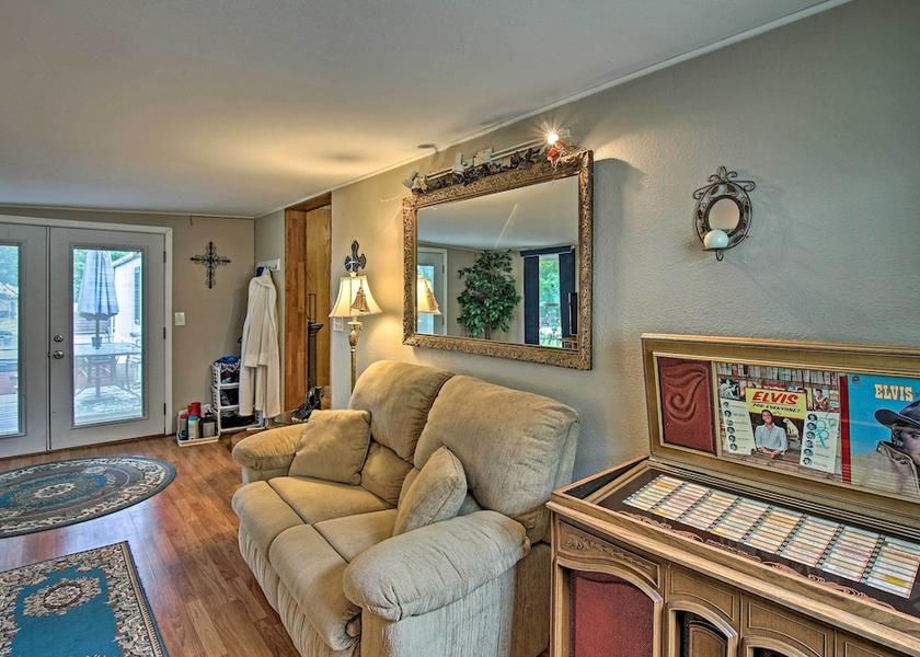 Oklahoma Grove Interior Entrance