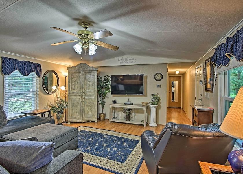 Oklahoma Grove Interior Entrance