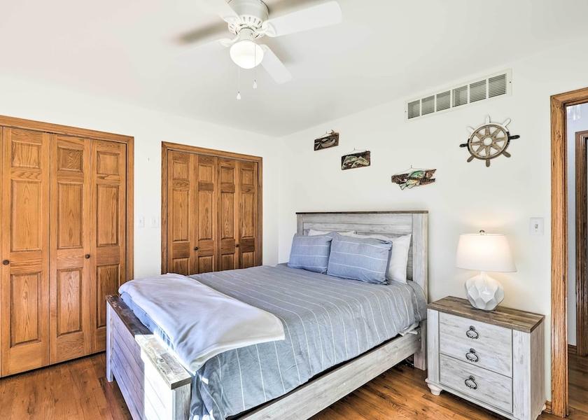 Oklahoma Grove Interior Entrance