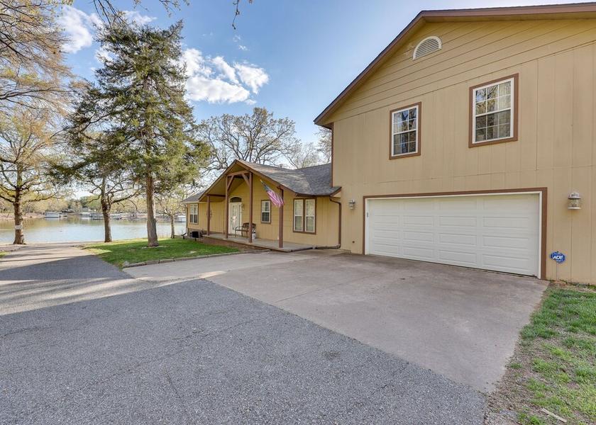 Oklahoma Grove Interior Entrance