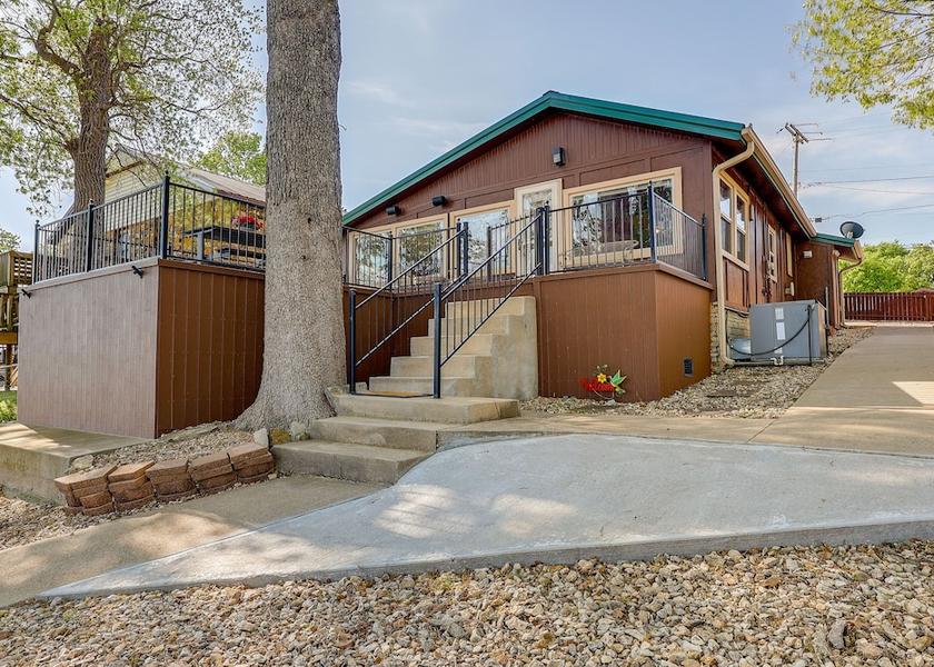 Oklahoma Grove Interior Entrance