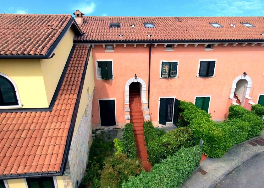 Veneto Valeggio sul Mincio Exterior Detail