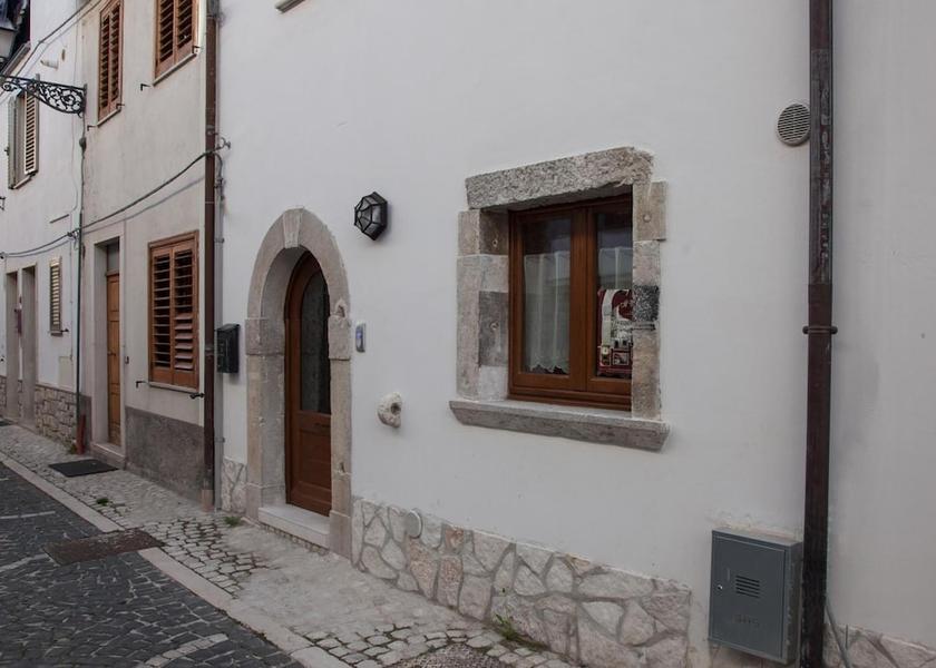 Abruzzo Alfedena Exterior Detail