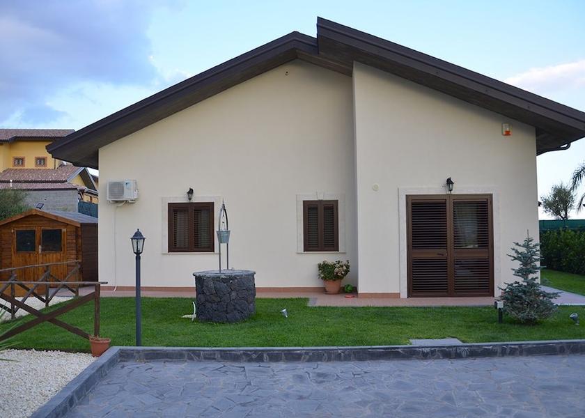 Sicily Pedara Facade