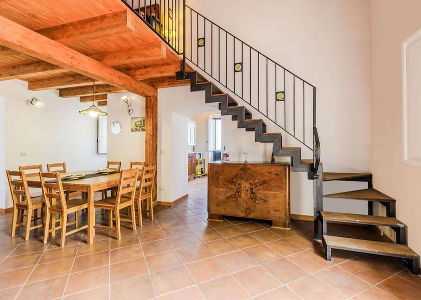 Sicily Mascali Dining Area