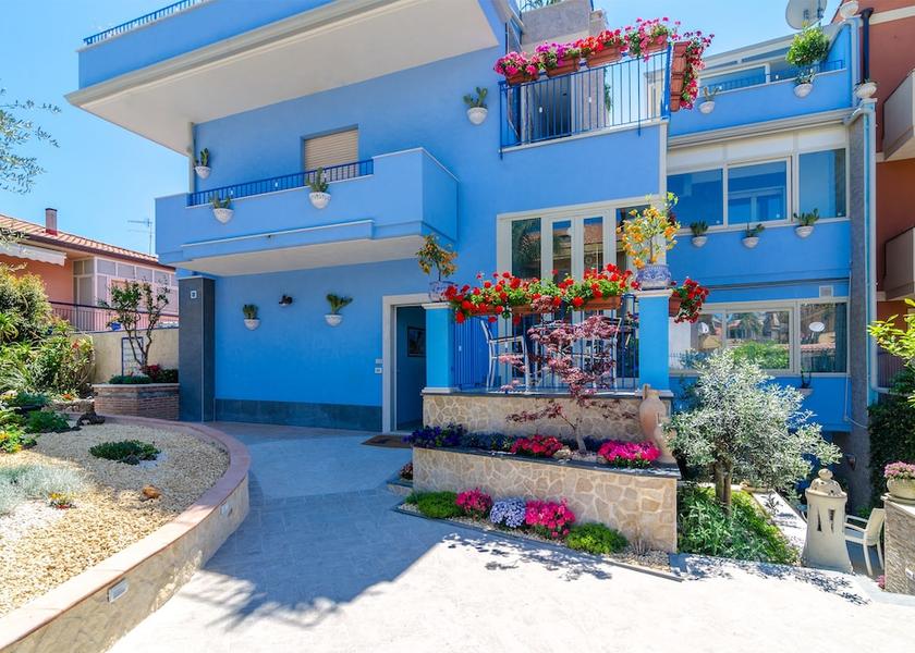 Sicily Mascali Facade