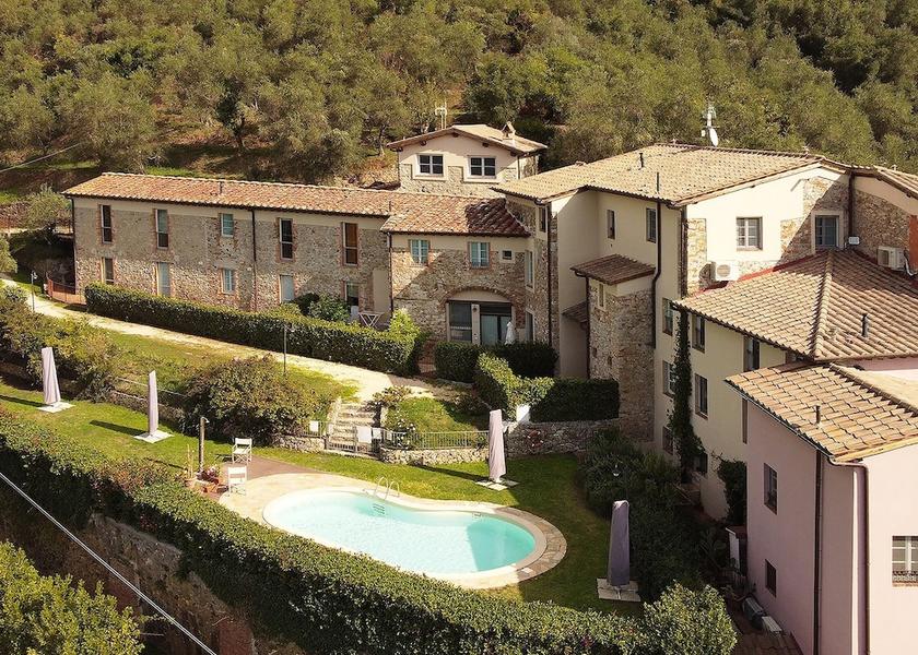 Tuscany Camaiore Exterior Detail