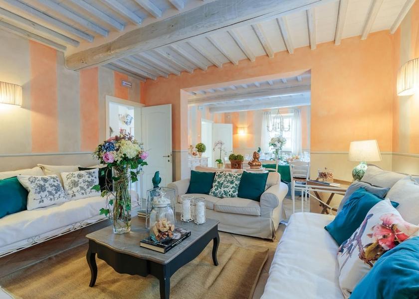 Tuscany Camaiore Interior Entrance