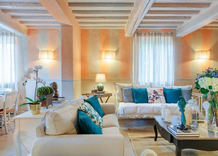 Tuscany Camaiore Interior Entrance