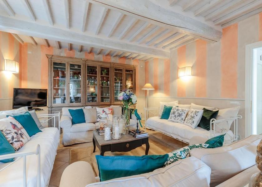 Tuscany Camaiore Interior Entrance