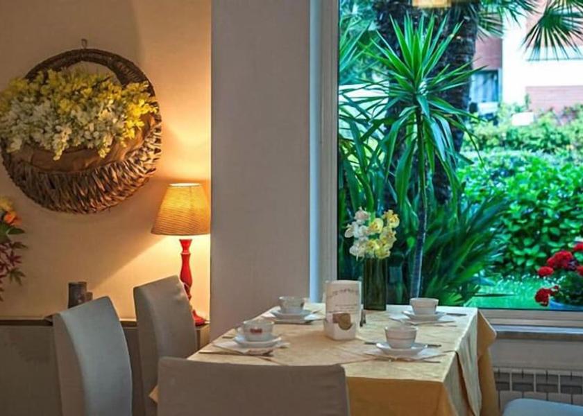 Tuscany Massa Breakfast Area
