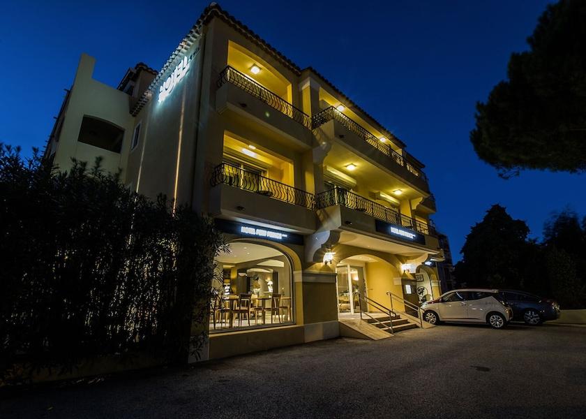 Provence-Alpes-Côte d'Azur Sainte-Maxime Front of property