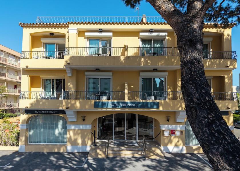 Provence-Alpes-Côte d'Azur Sainte-Maxime Front of property