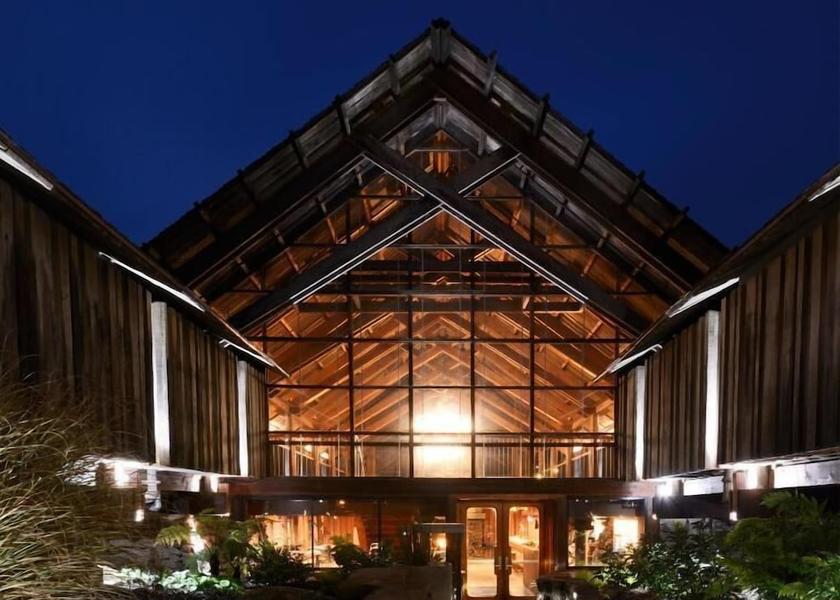 California Jenner Exterior Detail