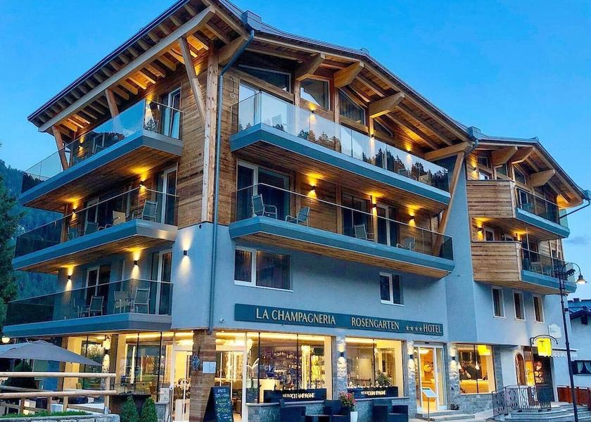 Trentino-Alto Adige Pinzolo Courtyard