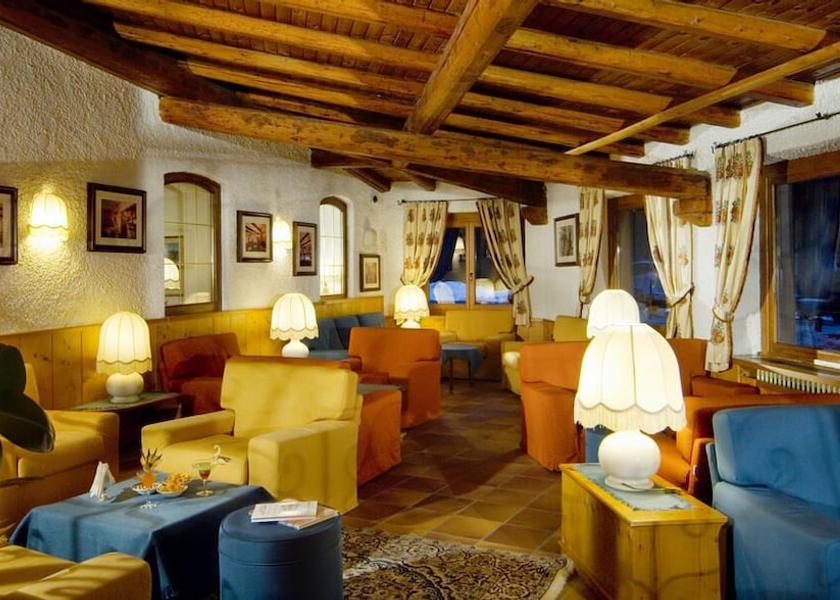 Trentino-Alto Adige Pinzolo Lobby