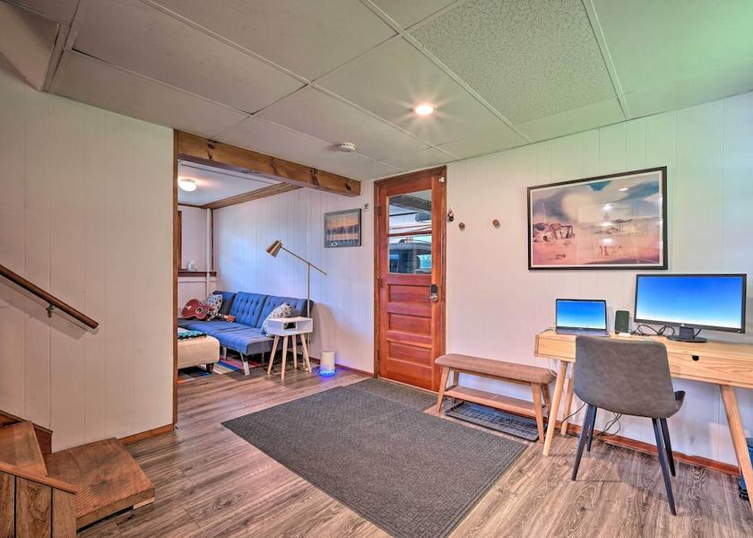 Vermont Manchester Center Interior Entrance