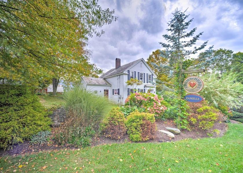 Vermont Manchester Center Interior Entrance