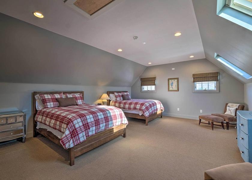 Vermont Manchester Center Interior Entrance